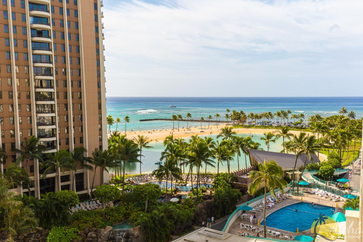 Ilikai Hotel Condo 828 − 1 Bedroom Beach View Condo, Oahu | Aloha ...